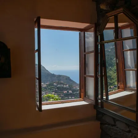 Unique House - Pool, Terrace & Amazing View 別荘 リベイラ・ブラーヴァ