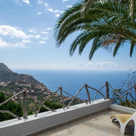 Unique House - Pool, Terrace & Amazing View * Ribeira Brava